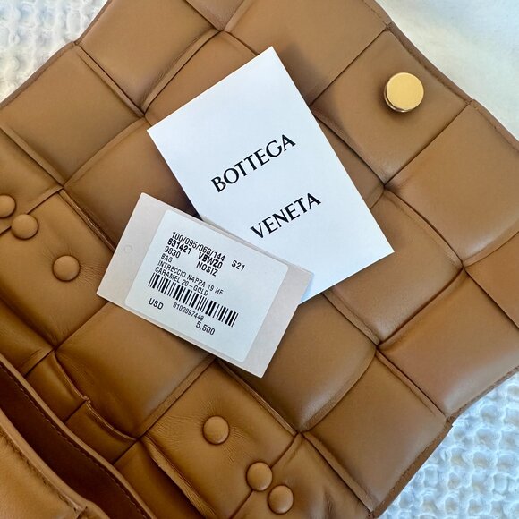 Bottega Veneta Chain Cassette bag in Caramel - Picture 9 of 11